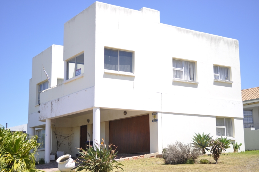 5 Bedroom Property for Sale in Wavecrest Eastern Cape